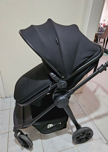 Siyah Bebek Arabası