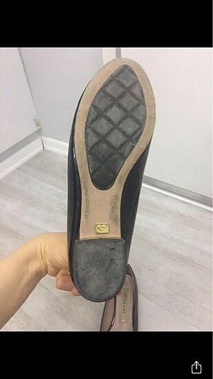 37 Beden siyah Renk Ayakkabı dünyasından alındı