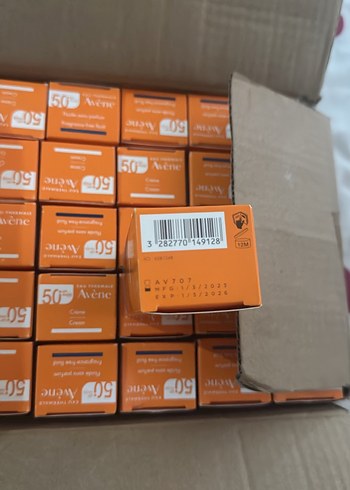 Avène SPF 50+ Parfümsüz Güneş Koruyucu Sıvı 50 ml - Görsel 2