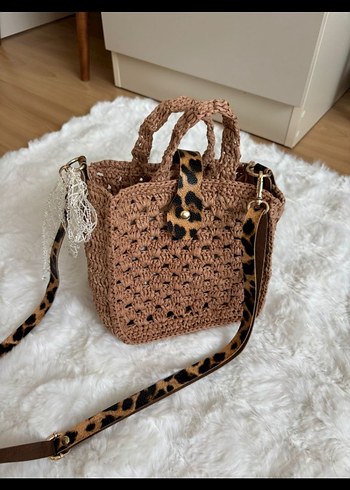 Beden Dantel Detaylı Leopar Desenli Örgü Kadın Çanta