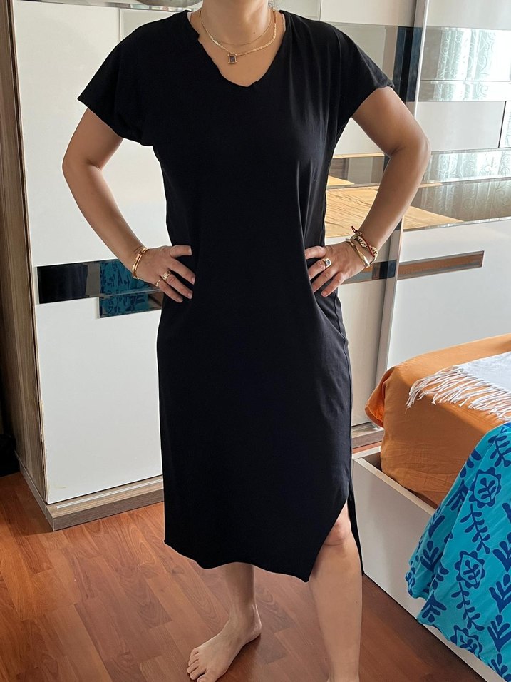 Siyah V Yaka Midi Rahat Elbise - Görsel 3