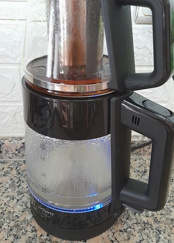 Siyah ve Gri Çay Makinesi