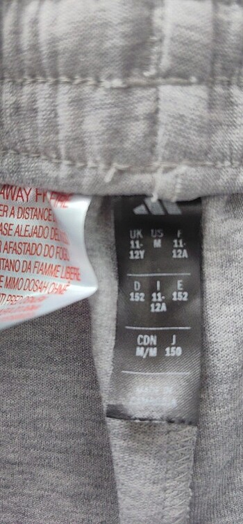 Adidas orijinal  12 yaş  - Görsel 2