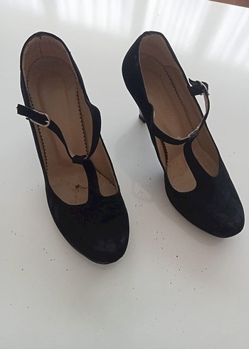 Tokalı Siyah Stiletto Topuklu Kadın Ayakkabı