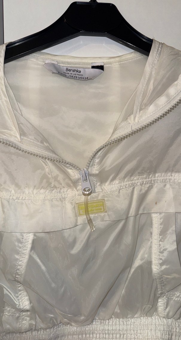 Bershka beyaz yağmurluk - Görsel 2