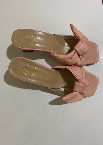 Pembe Fiyonklu Blok Topuk Terlik - Görsel 3