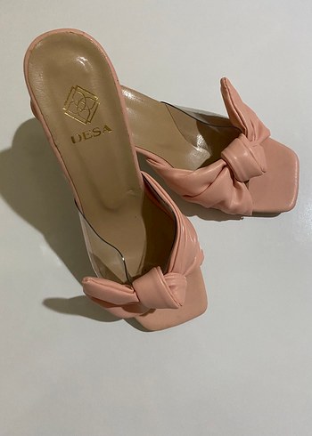 Pembe Fiyonklu Blok Topuk Terlik - Görsel 2