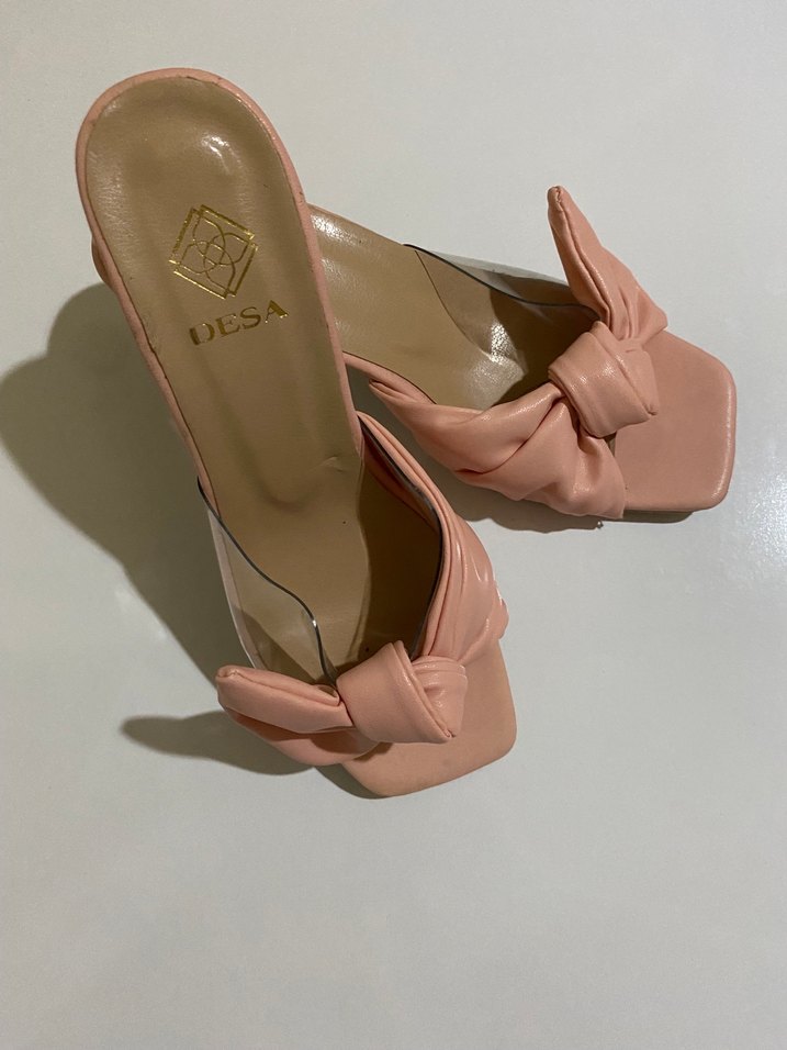 Pembe Fiyonklu Blok Topuk Terlik - Görsel 2