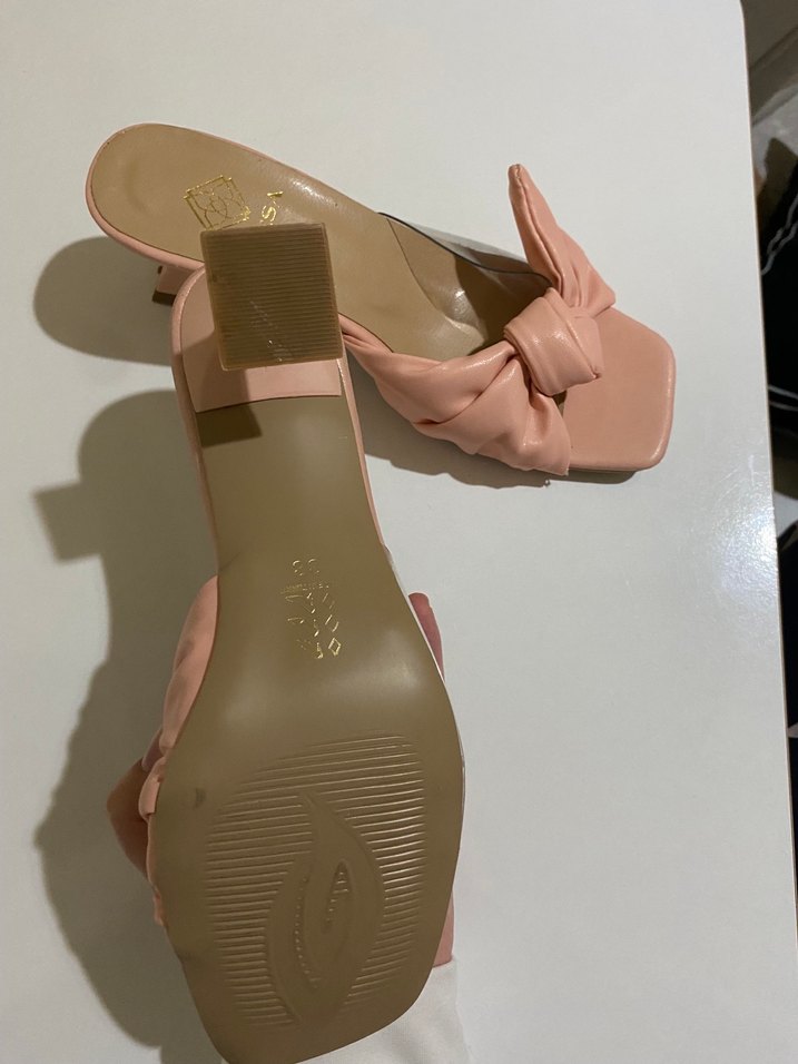 Pembe Fiyonklu Blok Topuk Terlik - Görsel 4