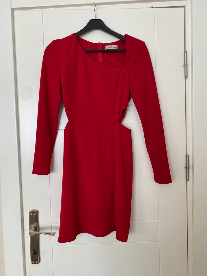 Kırmızı bel dekolteli mini elbise - Görsel 2