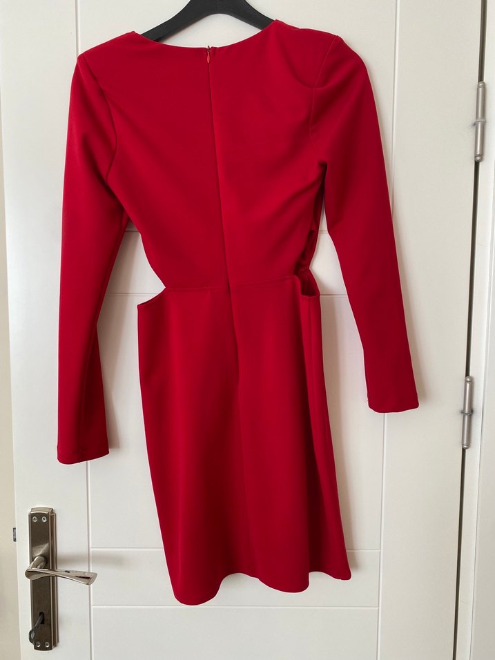 Kırmızı bel dekolteli mini elbise - Görsel 3