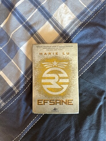 Efsane Marie Lu