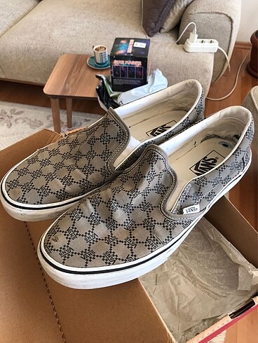 Vans 44