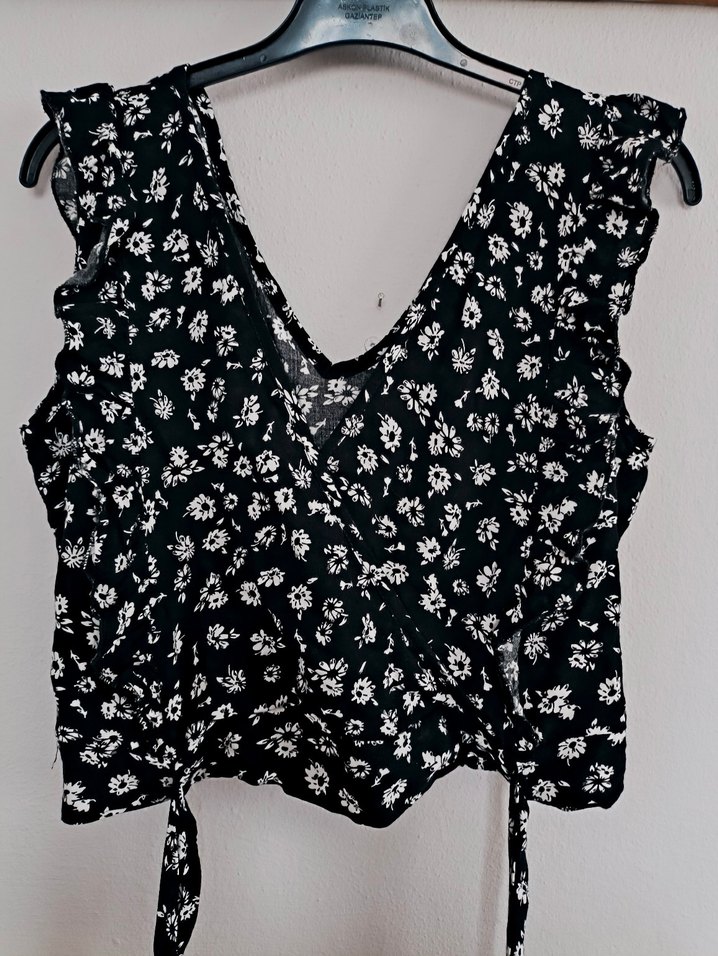 fırfırlı siyah beyaz crop tarz bluz  - Görsel 4