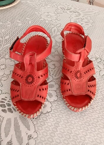 Derimod kırmızı, gerçek deri sandalet/ayakkabı 