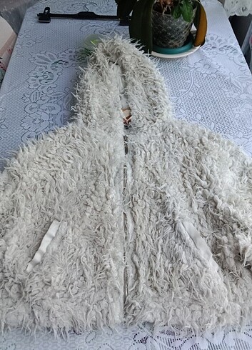 38 Beden beyaz Renk Peluş kürklü beyaz mont