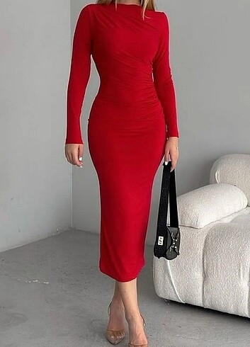 Kırmızı drapeli elbise 