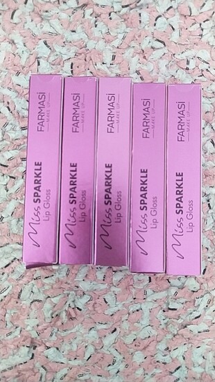 Farmasi lip gloss