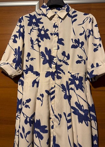 Mavi Çiçek Desenli Pilili Uzun Elbise - Görsel 3