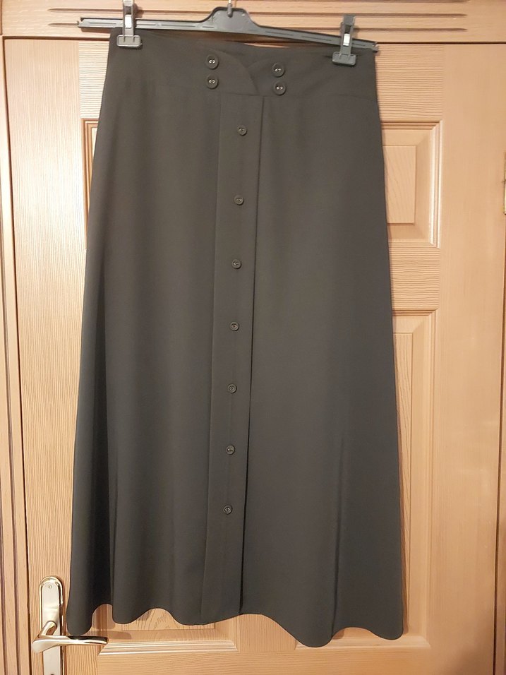 Siyah Uzun Dökümlü Gotik Etek - Görsel 2