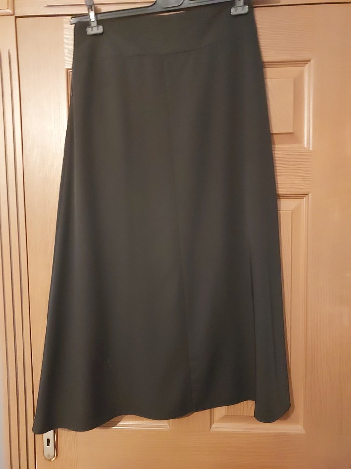 Siyah Uzun Dökümlü Gotik Etek - Görsel 3