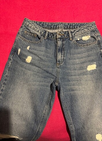 36 Beden Bershka straight jean hiç kullanılmadı.36 beden çok şık