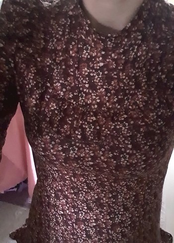 kahverengi çiçekli mevsimlik elbise - Görsel 4