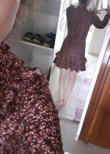 kahverengi çiçekli mevsimlik elbise - Görsel 3