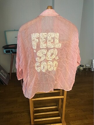 Pembe gömlek