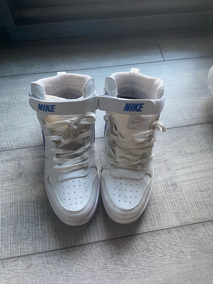 Nike Spor Ayakkabı Beyaz Lacivert Detay - Görsel 2