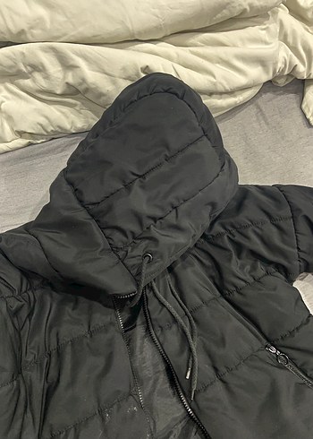 Siyah Kapüşonlu Kadın Kışlık Mont - Görsel 6