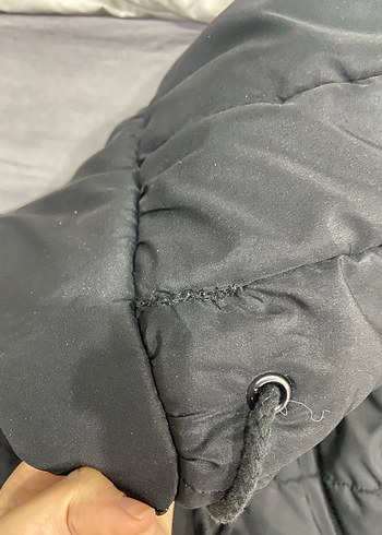 Siyah Kapüşonlu Kadın Kışlık Mont - Görsel 4