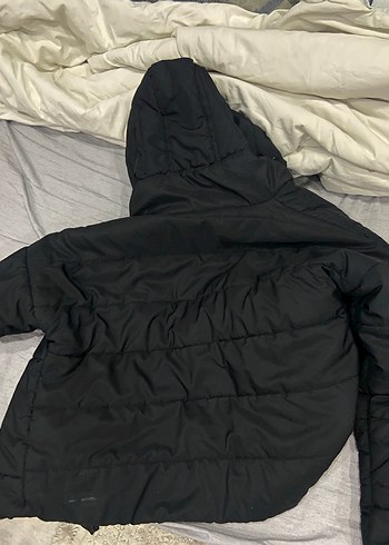 Siyah Kapüşonlu Kadın Kışlık Mont - Görsel 5