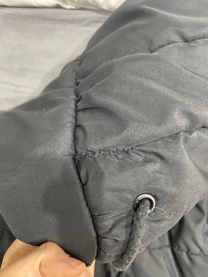 Siyah Kapüşonlu Kadın Kışlık Mont - Görsel 4