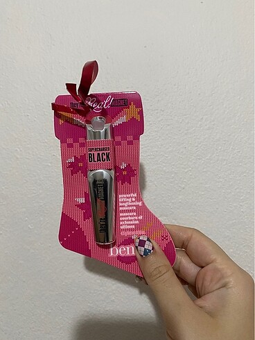 Benefit thyre real magnet maskara