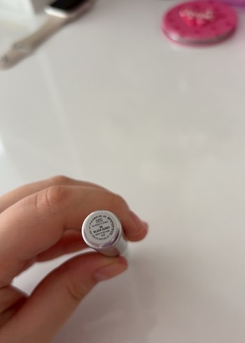 Clinique Almost Lipstick Renkli Dudak Balmı - Görsel 4