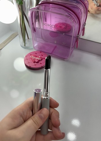 Clinique Almost Lipstick Renkli Dudak Balmı - Görsel 3