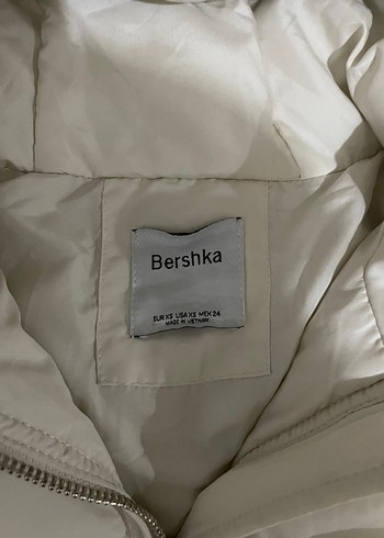 Beyaz şişme mont - Görsel 3