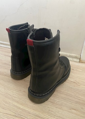39 Beden Siyah Rugan Kadın kısa Bot