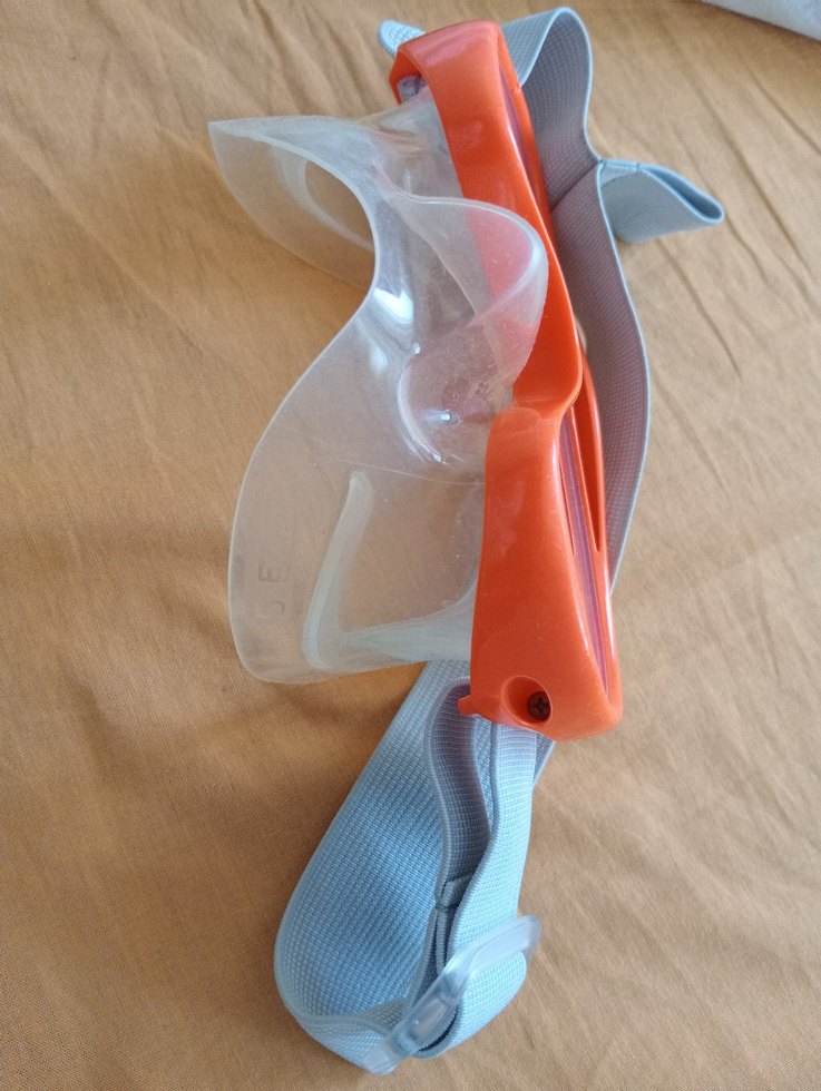 Şeffaf Kırmızı Yüzme Gözlüğü - Görsel 2