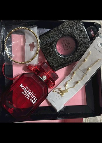 Victoria's Secret Bombshell Intense Kadın Parfümü 50 ml