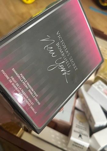 Victoria's Secret Bombshell New York Kadın Parfümü 100 ml - Görsel 6