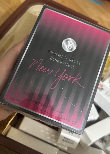 Victoria's Secret Bombshell New York Kadın Parfümü 100 ml - Görsel 2