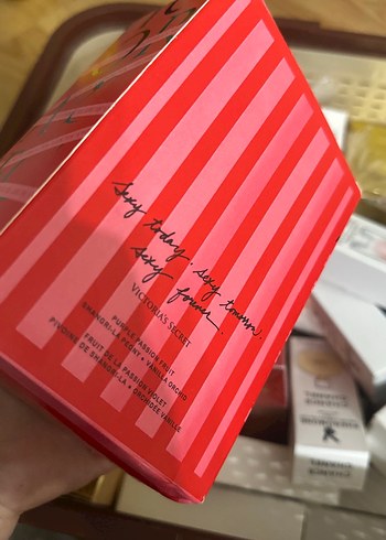 Victoria's Secret Bombshell Intense Kadın Parfümü 100 ml - Görsel 2