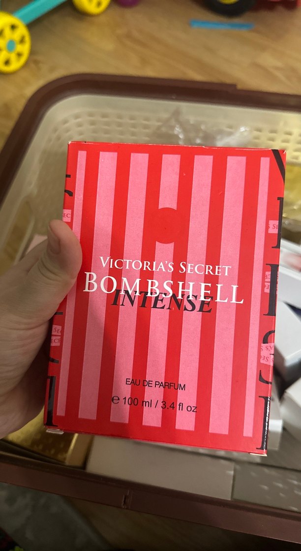 Victoria's Secret Bombshell Intense Kadın Parfümü 100 ml - Görsel 4