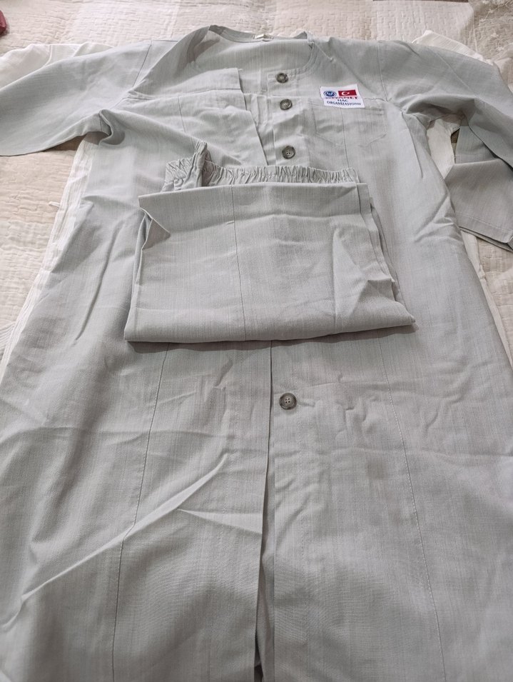 gri pantolonlu kadın takımı - Görsel 2