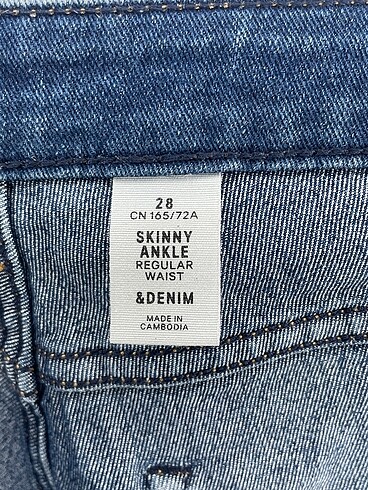 28 Beden lacivert Renk H&M Jean / Kot %70 İndirimli.