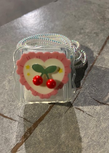 Pembe Boncuklu Kiraz Desenli şarj koruyucu