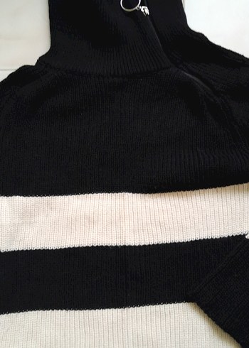 Boğazlı Çizgili Siyah beyaz Kadın Kazak. - Görsel 2