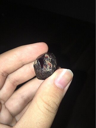 Lal tası (aynı zamanda garnet ve granat olarak bilinir)